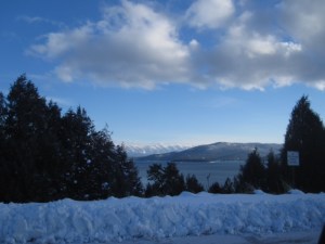 Driving along the coast of Flathead Lake