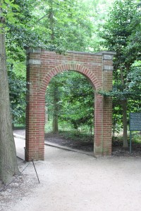 Slave memorial gateway